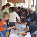 Деца от Русенска епархия боядисаха яйца за благотворителност 