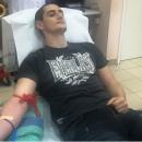 Абитуриенти даряват кръв преди бала