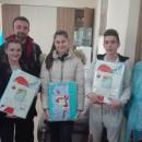 Ученици от СУ „Вела Благоева“ дариха спални комплекти на търновската педиатрия