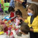 Детска млечна кухня във В. Търново зарадва с подаръци над 600 деца