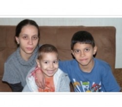 Апел за подкрепа на Венцислава и двете й деца в кампанията „Виждам те“