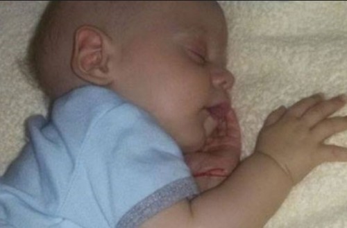 Бащата на починалото бебе Дилян дари 140 000 лева на други болни деца
