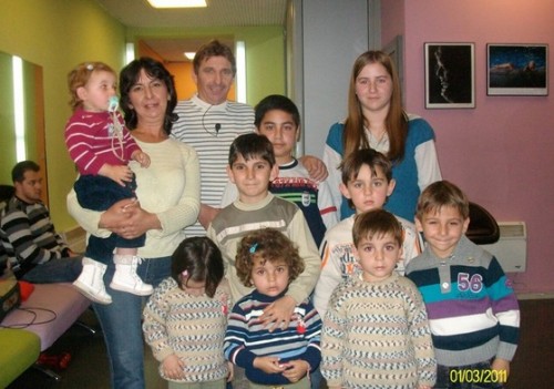Българско семейство с 13 деца се нуждае от дърва за зимата
