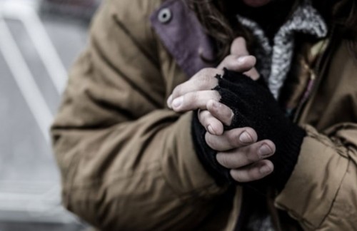 Два тона дрехи дариха русенци за бездомните хора