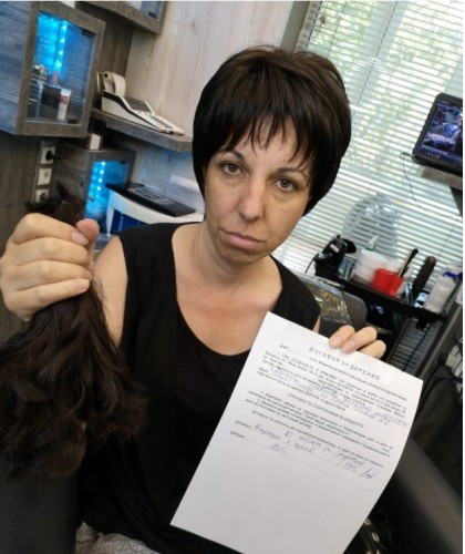 Онкоболната Росица отряза и дари косата си, за да помогне на други болни жени