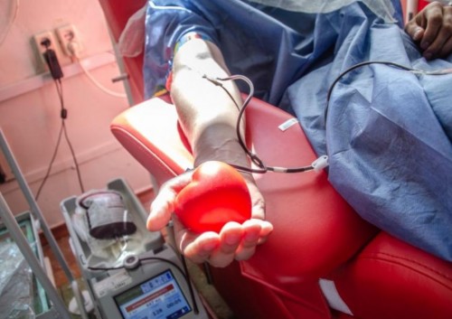 Стотици военни дариха кръв, за да спасят човешки живот
