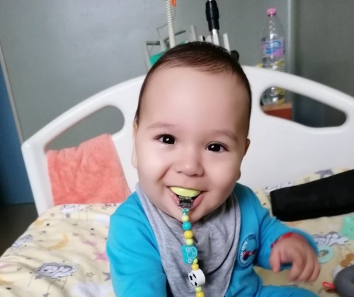 9-месечно бебе от В. Търново се бори с рядък и агресивен тумор, нужни са 34 500 евро за лечение
