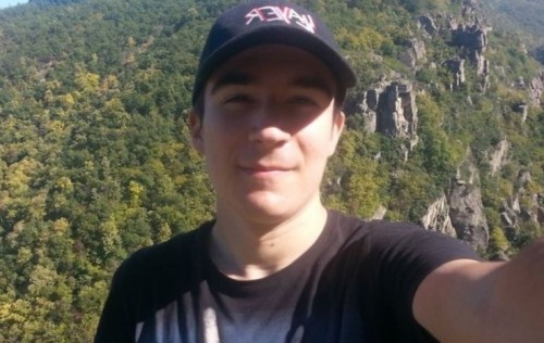 Млад мъж от Асеновград се нуждае от помощ, за да оздравее