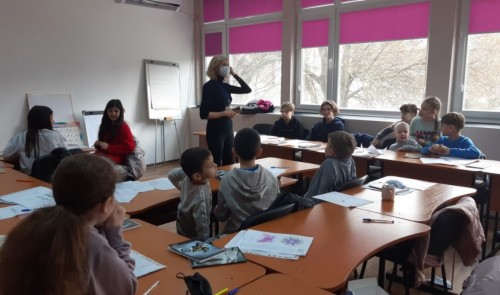 Стартираха обучителни курсове по български език за украинските граждани настанени в община Свищов