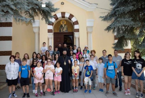 Детски градски лагер започна в Софийската духовна семинария