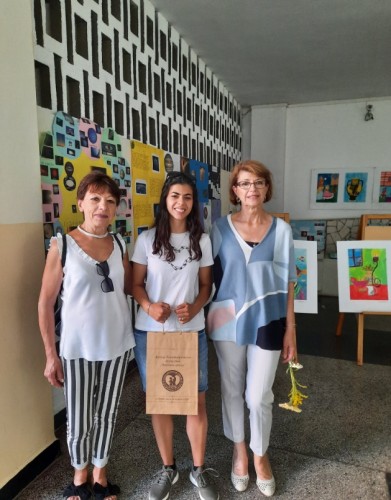 Дариха стипендия на зрелостничка от Габрово
