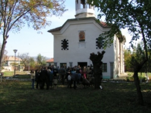 Подеха акция за събиране на средства за спешен ремонт на църквата в Крушето