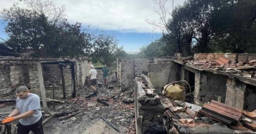 Десетки помогнаха на младо семейство, останало без дом заради пожар