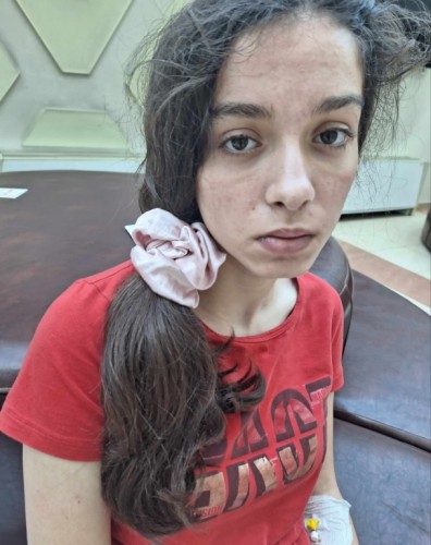 Кампанията за лечението на 14-годишната Мими от Поморие продължава