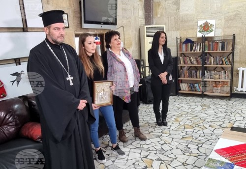 Възрастни хора дариха 3340 лева за строежа на православен храм в Хасково