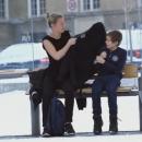 Какво правят норвежците, когато видят зъзнещо момче на спирката