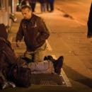 Доктор се преоблича като бездомник за да лекува хората на улицата