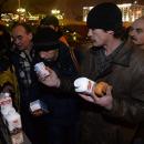 Празнични трапези за бездомни за рождения ден на патриарх Кирил