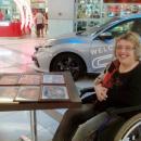 Жена с ДЦП се приближава все повече до целта си - прохождане с бастун