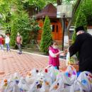 75 деца от епархийски социален дом в Румънската Патриаршия получиха подаръци за Международния ден на детето 2020